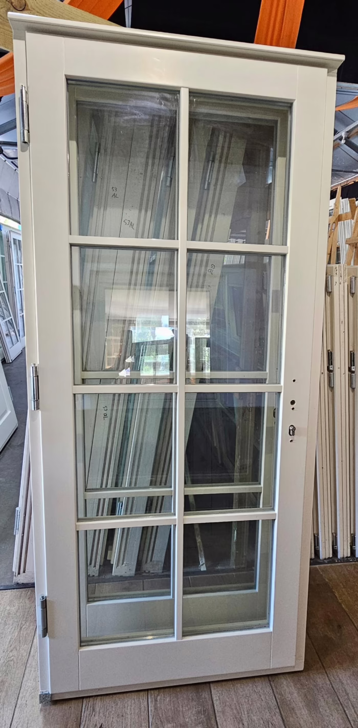 Aanbieding meranti achterdeur 100cm x 220cm met ruitverdeling 2x4